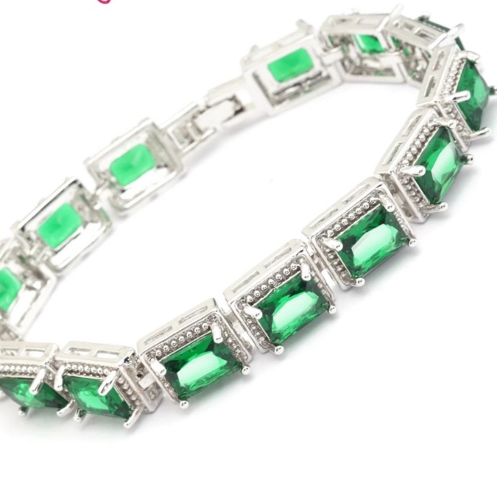 Emerald green bracelet